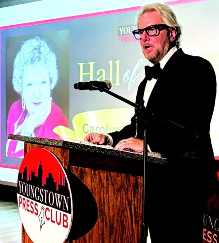 Journalists, media pioneers receive awards, enter HOF
